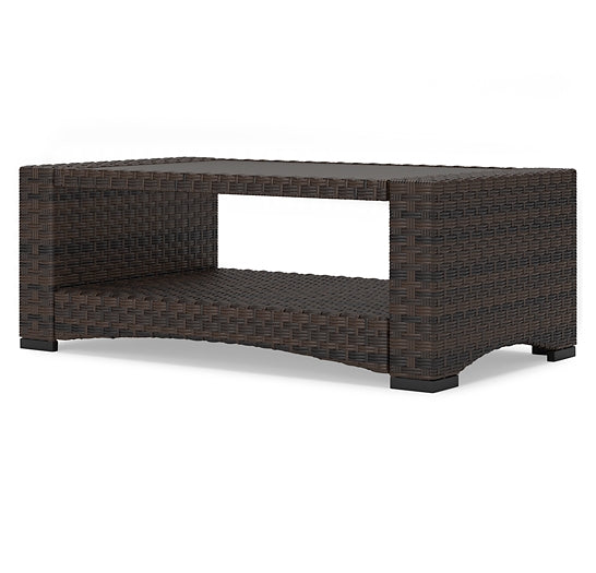 Loveseat de exterior Windglow y dos sillas con mesa de centro