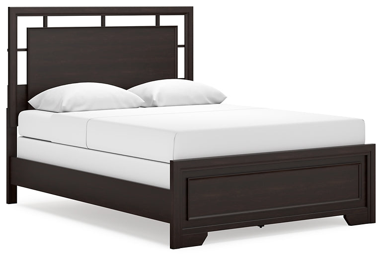 Cama Queen con paneles Covetown, tocador y mesita de noche