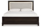 Cama California King con paneles tapizados y tocador con espejo Neymorton