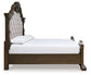 Cama King tapizada con tocador Maylee