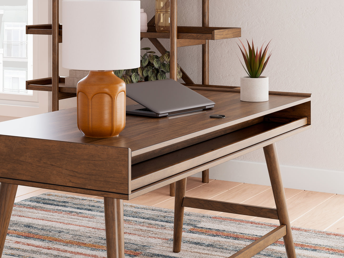 Escritorio Lyncott Home Office con silla y espacio de almacenamiento