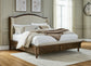 Cama California King con paneles tapizados de Sturlayne