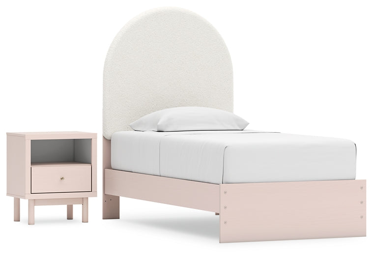 Cama doble tapizada con mesita de noche Wistenpine