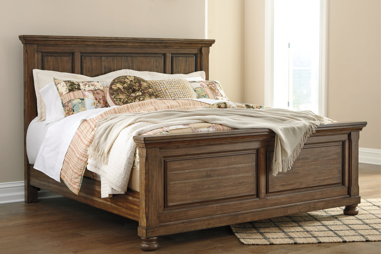 Flynnter  Panel Bed With Mirrored Dresser, Chest And 2 Nightstands