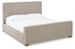 Cama California King tapizada Dakmore con tocador con espejo, cómoda y mesita de noche