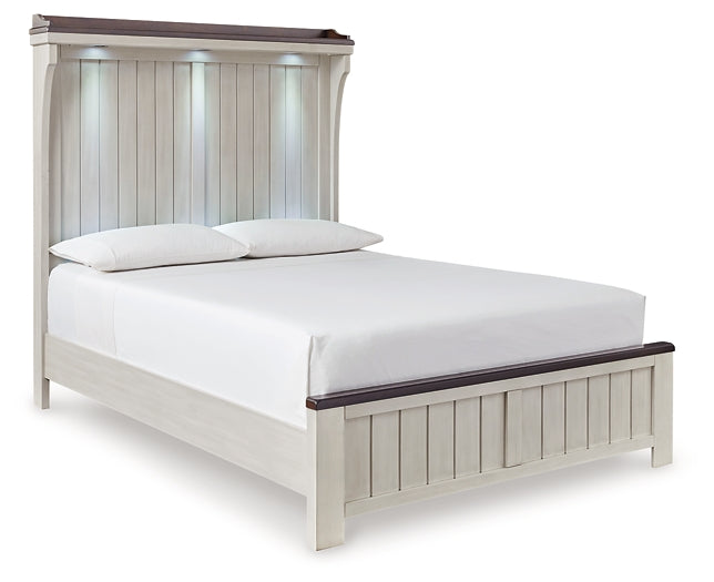 Cama Queen con paneles y tocador Darborn